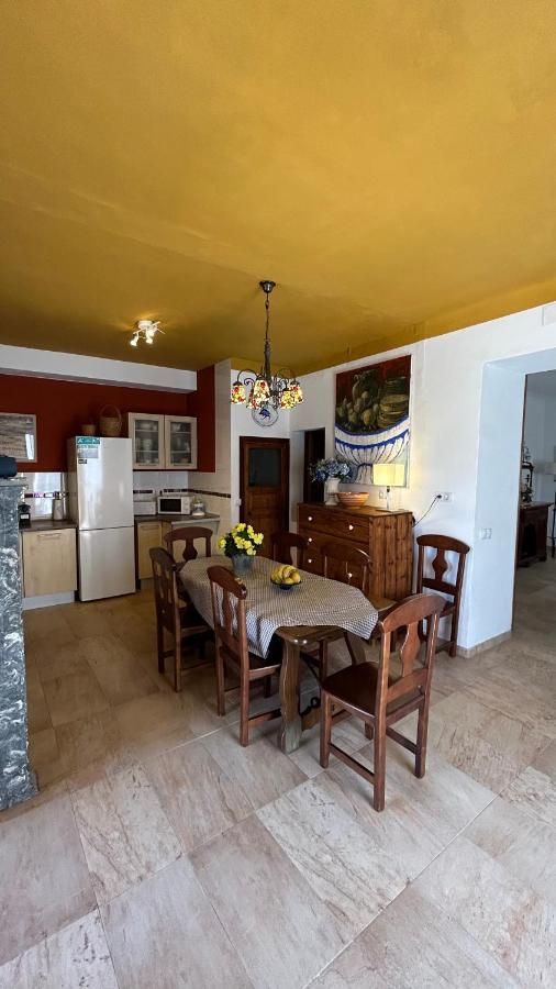 Casa Padrina Burballa Vakantiehuis María de la Salud